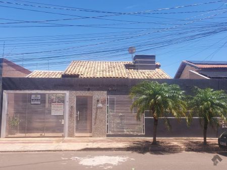 Casa-Térrea em Residencial Ana Maria do Couto