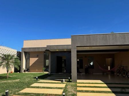 Casa-Térrea em Rita Vieira