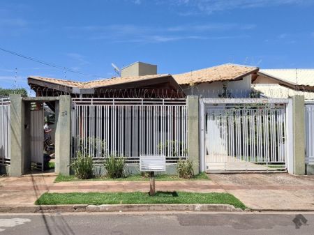 Casa-Térrea em Jardim Panamá