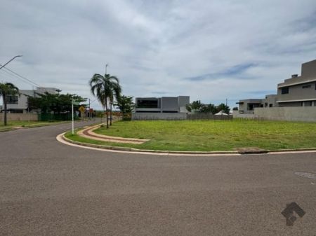 Terreno-Condomínio em Residencial Alphaville IV
