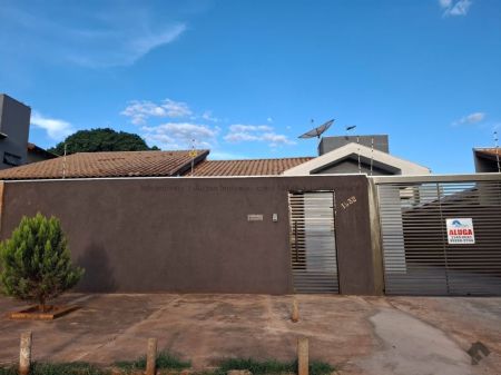 Casa-Térrea em Jardim Veraneio