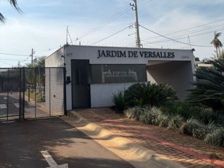Casa-Térrea-Condomínio em Jardim Tijuca II
