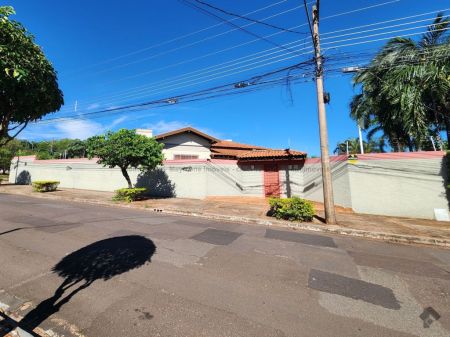 Casa-Térrea em Carandá Bosque I