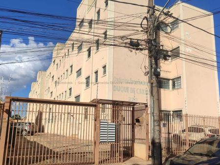 Apartamento em Vila Carvalho