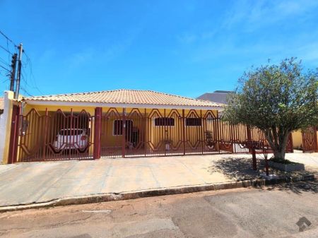 Casa-Térrea em Vila Sobrinho