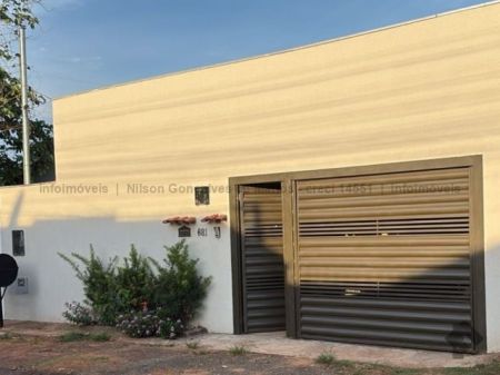 Casa-Térrea em Jardim Centro Oeste