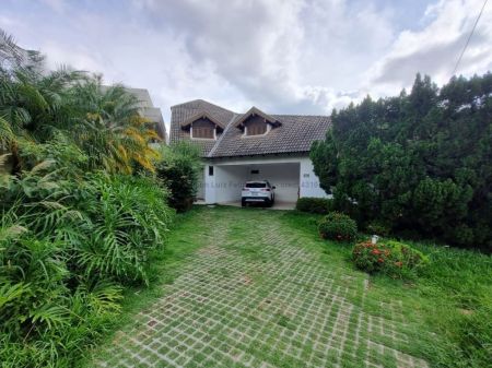Sobrado-Condomínio em Carandá Bosque I