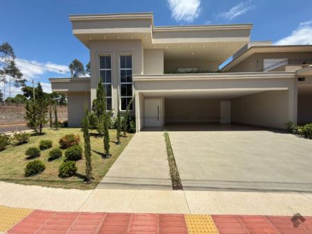 Sobrado-Condomínio em Pq. Residencial Damha III