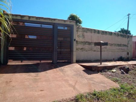 Casa-Térrea em Jardim Colibri