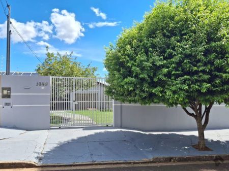 Casa-Térrea em Jardim Canadá