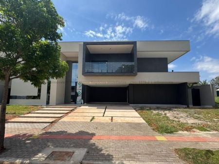 Sobrado-Condomínio em Residencial Alphaville III