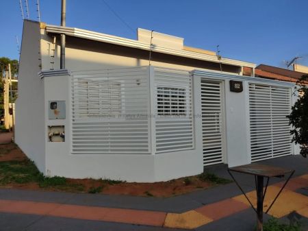 Casa-Térrea em Jardim Noroeste