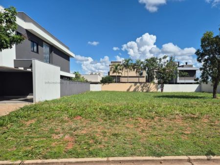 Terreno-Condomínio em Residencial Alphaville IV