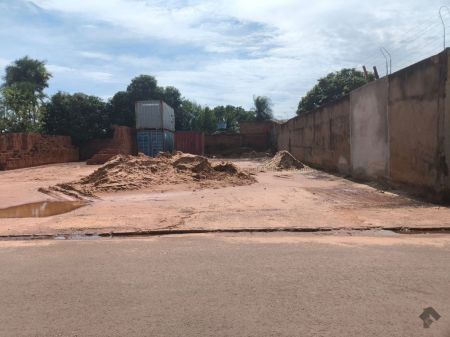 Terreno em Aero Rancho