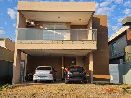 Sobrado-Condomínio em Residencial Alphaville II