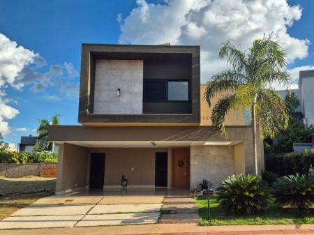 Sobrado-Condomínio em Pq. Residencial Damha III