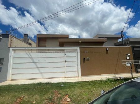 Casa-Térrea em Rita Vieira