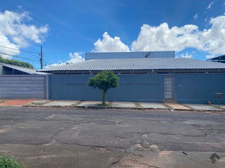 Casa-Térrea em Vila Nova Bandeirantes