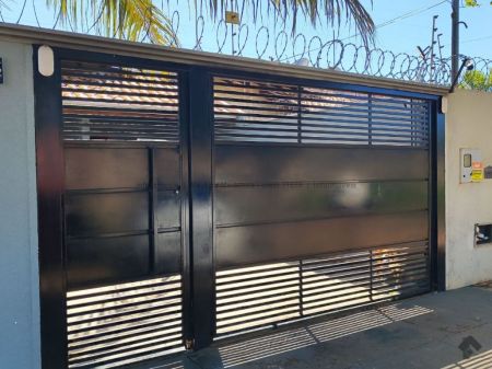 Casa-Térrea em Jardim Noroeste
