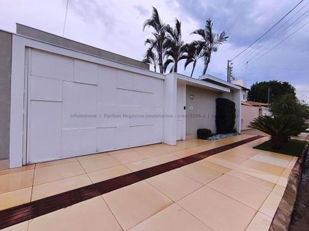 Casa-Térrea em Carandá Bosque I