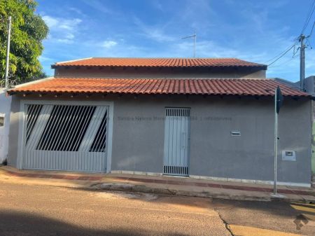 Casa-Térrea em Jardim Zé Pereira
