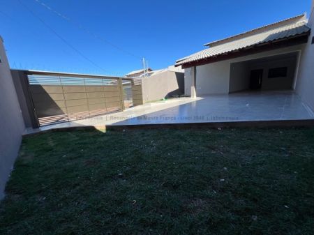 Casa-Térrea em Loteamento Água Limpa Park
