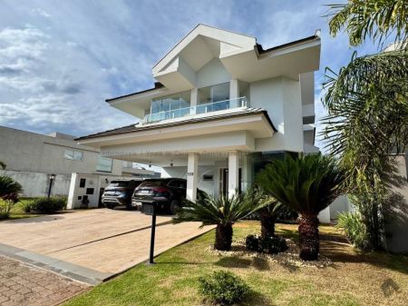 Sobrado-Condomínio em Residencial Alphaville II