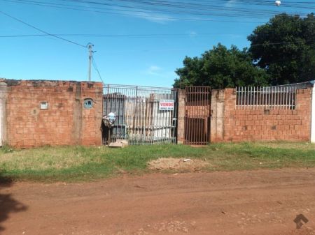Casa-Térrea em Vila Moreninha IV