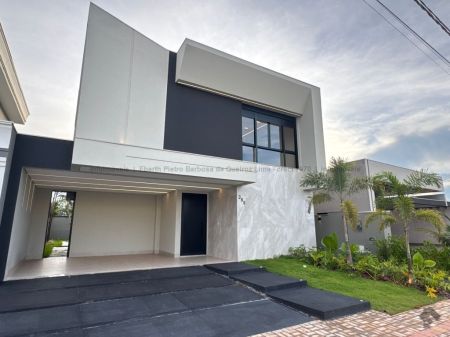 Sobrado-Condomínio em Residencial Shalom