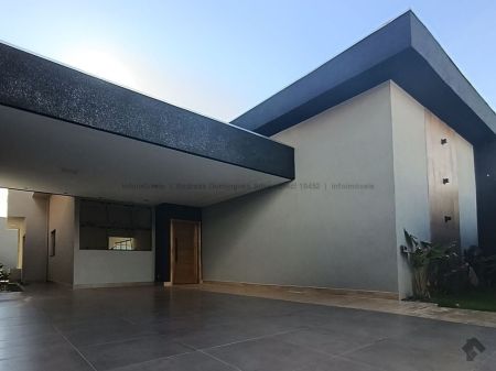Casa-Térrea em Rita Vieira