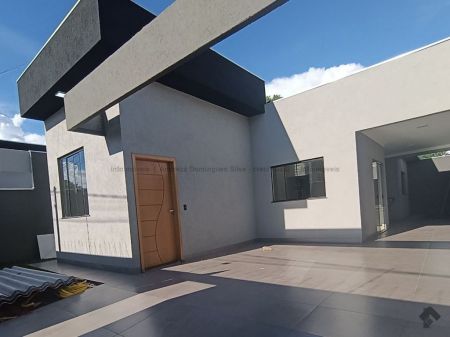 Casa-Térrea em Rita Vieira