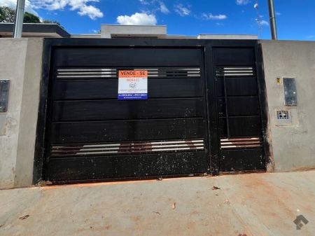 Casa-Térrea em Indubrasil