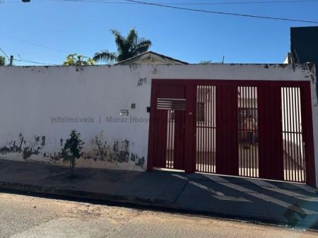 Casa-Térrea em Residencial Mário Cóvas
