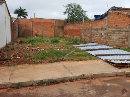 Terreno em Lar do Trabalhador