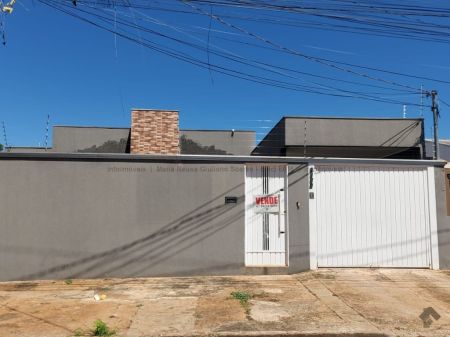 Casa-Térrea em Vila Anahy