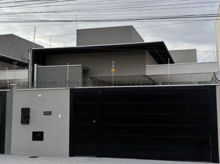 Casa-Térrea em Vila Margarida