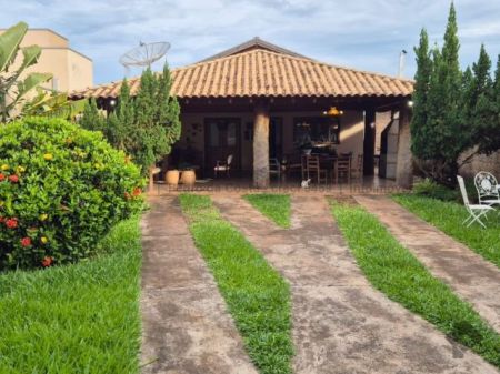 Casa-Térrea em Centro