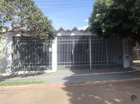 Casa-Térrea em Vila Planalto