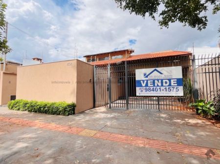 Casa-Térrea em Centro