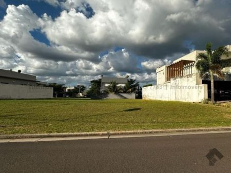 Terreno-Condomínio em Residencial Alphaville IV