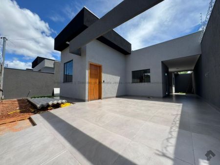 Casa-Térrea em Rita Vieira