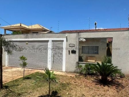 Casa-Térrea em Jardim TV Morena