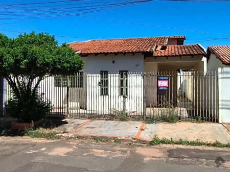 Casa-Térrea em Residencial Ana Maria do Couto