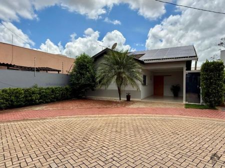 Casa-Térrea-Condomínio em Rita Vieira