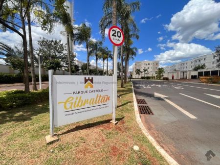 Apartamento em Pioneiros
