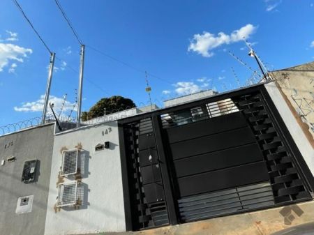 Casa-Térrea em Popular