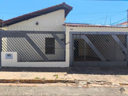Casa-Térrea em Vila Planalto