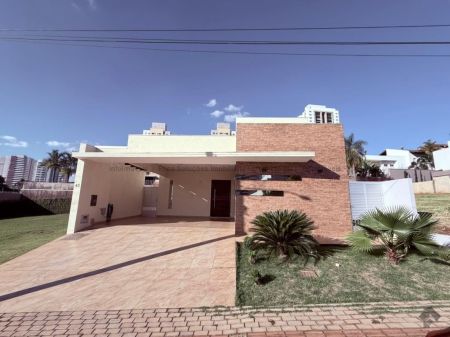 Casa-Térrea-Condomínio em Carandá Bosque I
