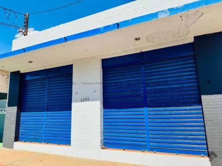 Sala / Salão / Loja em Centro
