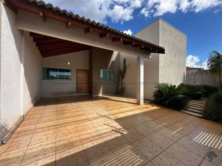 Casa-Térrea em Coronel Antonino